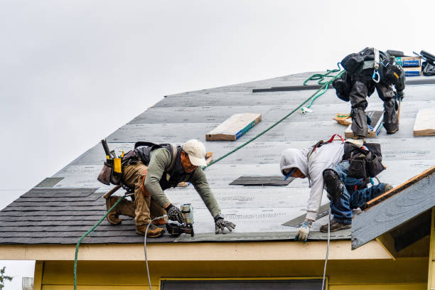 Professional Gutter Installation technician working in Hewitt, NJ